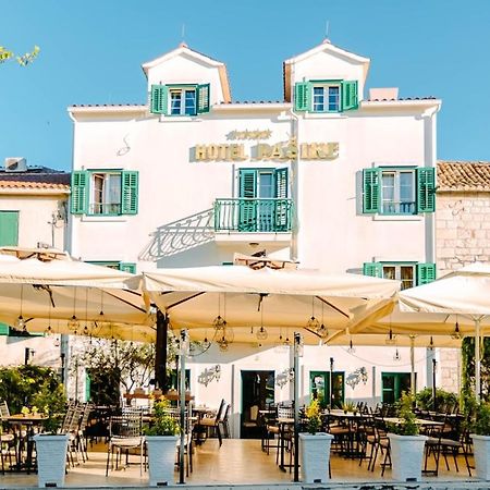 Heritage Hotel Pasike Trogir Exteriör bild