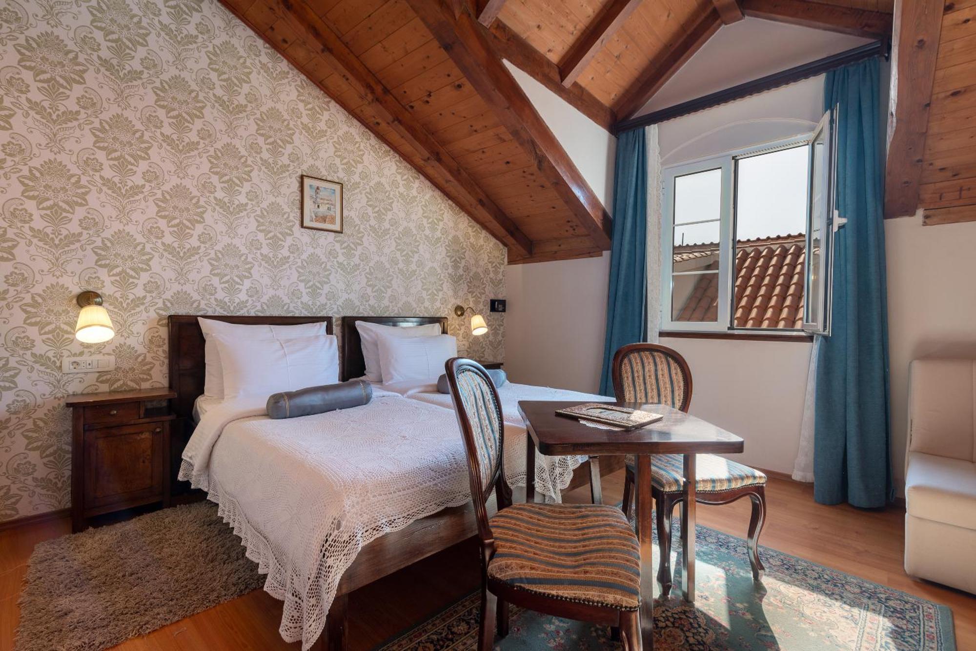 Heritage Hotel Pasike Trogir Exteriör bild